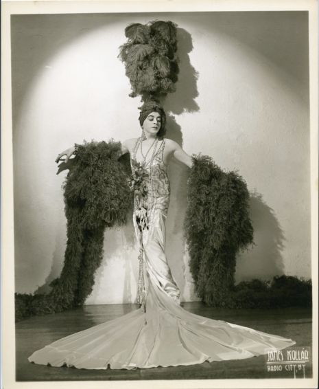 Wigs, waxing and song: Meet the drag pioneers of the 1920s ‘Pansy Craze’ | Dangerous Minds Female Impersonators, Roaring 20's, Club Kids, Drag Queens, Old Fashion, Rupaul, Cabaret, Look At You, Bending