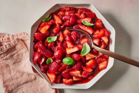 Macerated Strawberries Fresh Berries Recipes, Fruit Topping, Macerated Strawberries, Fresh Strawberry Recipes, Fruit Toppings, Strawberry Topping, Small Food Processor, Berries Recipes, No Cook Desserts