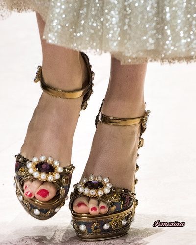 Dolce & Gabbana Spring/Summer 2019 - Shoes Shoes Details, Shoes Aesthetic, Manolo Blahnik Heels, Dolce Gabbana Shoes, Dolce E Gabbana, Fashion Heels, Summer 2019, Milan Fashion, Fashion Week Spring