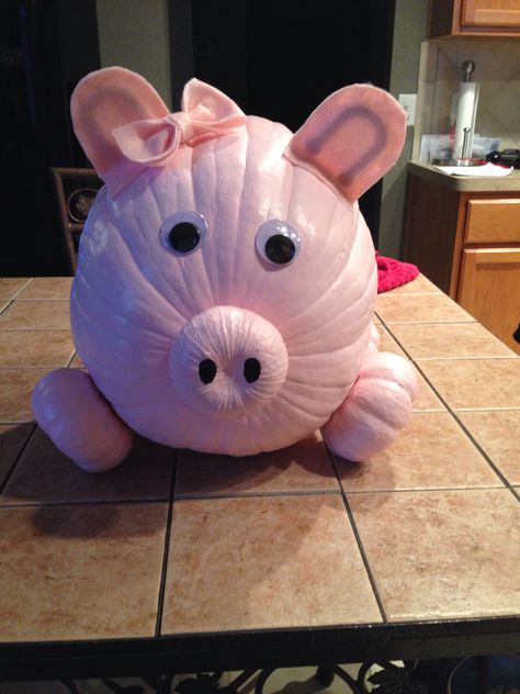 Pig pumpkin! Pumpkin Pig Ideas, Halloween Crafts To Do With Toddlers, Pig Pumpkin Decorating, Non Carve Pumpkin Ideas, Pig Pumpkin Painting, Piggy Pumpkin, Animal Pumpkins, Cow Pumpkin Painting, Pig Pumpkin