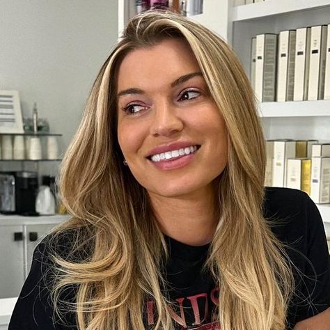 Lindsay Hubbard on Instagram: "Loves a good trip to the salon💈 @juliusmichael1 @ortizarty" Lindsay Hubbard Hair, Lindsay Hubbard, Good Trip, Gold Beauty, The Salon, Travel Fun, Blonde Hair, Blonde, Pure Products