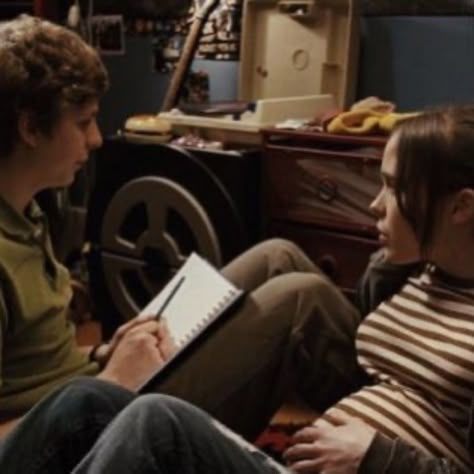 Juno And Bleaker, Juno Movie Aesthetic, Juno And Bleeker, Juno Film, Juno Movie, Sunny D, Ellen Page, Michael Cera, Love Film