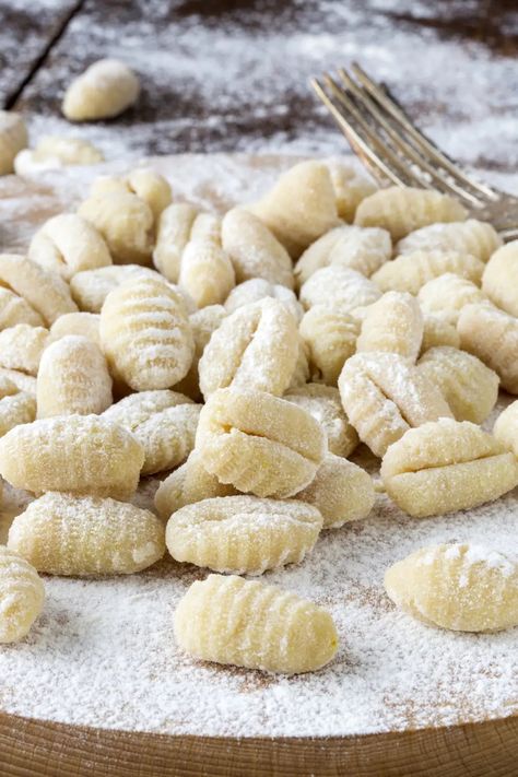 Gnocchi Recipes Easy, Gnocchi Recipes Homemade, Recipes Sides, Homemade Pasta Recipe, Making Gnocchi, Homemade Gnocchi, Potato Gnocchi, Foodie Crush, Delicious Magazine