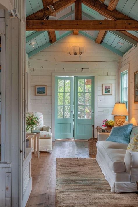 Beach House Interior Design Seaside, Beach Bungalow Interior, Small Beach House Interior, Beach Bungalow Decor, Beach Cottage Ideas, Florida Beach Cottage, Country House Exterior, Beachy House, Tiny Beach House