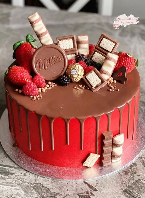 Chocolate And Red Velvet Cake, Cake Ideas Red Velvet, Red Velvet Cake For Birthday, Red Velvet Cake Decoration Ideas, Red Velvet Cake Design Birthdays, Redvelvet Cake Design, Red Cake Decoration, Red Cake Designs Birthday, Red Velvet Cake Birthday