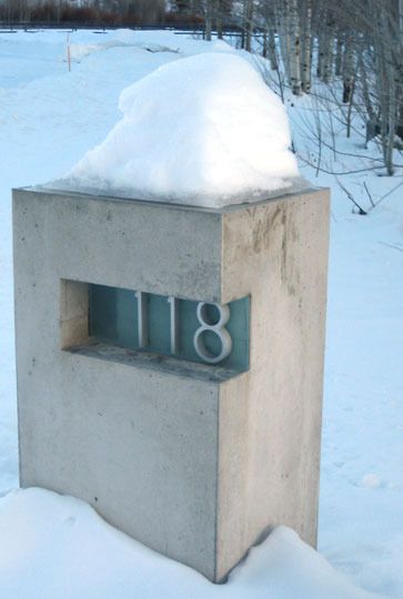 Simple Furniture Design, Address Signs For Yard, Address Marker, Door Number Sign, Yard Gate, Modern Mailbox, Landscape Structure, Modern Properties, Modern House Number