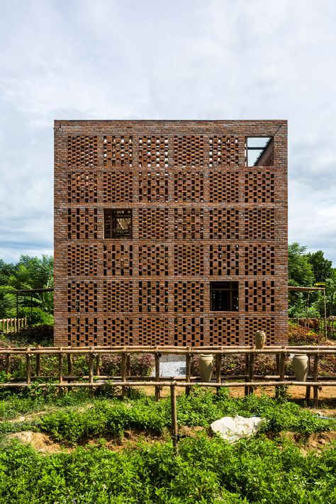 Brick Projects, Brick Works, Brick Detail, Brick Art, Tropical Architecture, Brick Architecture, Vernacular Architecture, Brick Facade, Brick Design