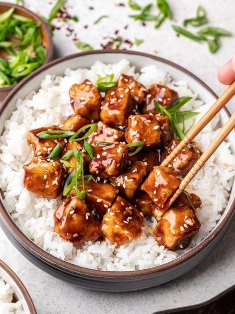 Air Fryer General Tso's Tofu Air Fryer Tofu Bowl, General Tso Tofu Air Fryer, Tofu General Tso Recipes, General Tao Tofu, Air Fryer Agedashi Tofu, General Tso Tofu, General Tso Sauce, Air Fryer Tofu, Best Tofu Recipes