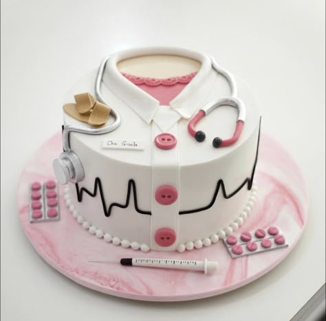 Doctor Graduation Cake, Pharmacy Cake, Gateau Baby Shower Garcon, Nursing Graduation Cakes, Medical Cake, Graduation Cake Designs, Doctor Cake, Nursing School Graduation Party, Nurse Cake