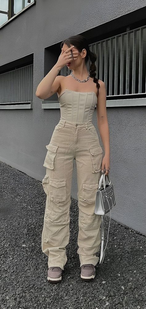 Simple Elegant Clothes, Outfit Ideas Cargo, Dope Fashion Outfits, Cute Modest Outfits, Cute Dress Outfits, Trendy Outfits For Teens, Everyday Fashion Outfits, Casual Day Outfits, Classy Casual Outfits