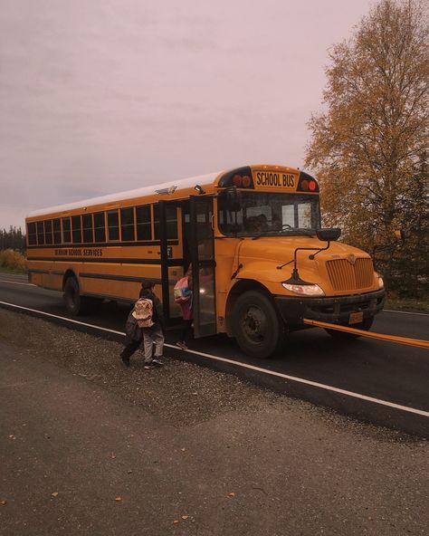 School Bus Nostalgia, Yellow Bus Aesthetic, Magic School Bus Aesthetic, Yellow School Bus Aesthetic, School Bus Astethic, School Bus Photography, Yellow School Aesthetic, School Fall Aesthetic, School Bus Background