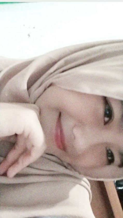 Hijab Aesthetic, Lock Screen Wallpaper, Blur, Indonesia