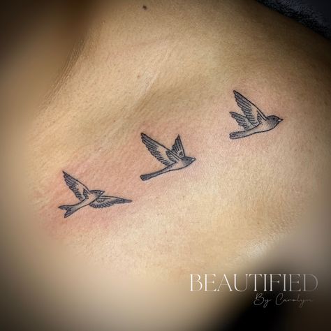 Sparrows, fine line tattoo Tattoo Flight, Line Bird Tattoo, Fine Line Bird Tattoo, Flight Tattoo, Tattoo Collar Bone, Tattoo Bird, Bone Tattoo, Sparrow Tattoo, Tattoo Shading