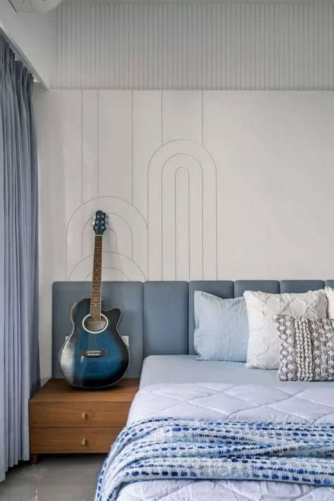 Grooves On Wall, Bedroom Bed Back Wall Design, Modern Minimal Bedroom Design, Bedroom Design Minimal, Bed Back Wall Design, Minimal Bedroom Interior, Bed Back Wall, Minimal Modern Bedroom, Modern Minimal Interior Design