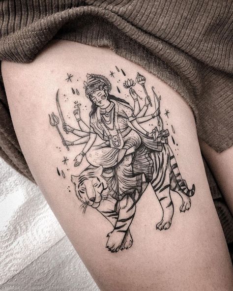 1,160 curtidas, 17 comentários - Jacque López ☾ Tattoo Lisboa (@mardenanquim) no Instagram: “~ Esta forma da deusa é a encarnação do feminino e da energia criativa. Durga tem o poder de…” Shakti Tattoo Design, Kali Durga Tattoo, Durga Ma Tattoo, Goddess Durga Tattoo Designs, Shakti Tattoo Divine Feminine, Maa Tattoo Designs, Kali Tattoo, Geisha Tattoo, Shiva Tattoo Design