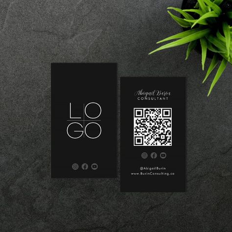 Real Estate Marketing Flyers, Qr Code Business, Business Card Stand, Cute Business Cards, Qr Code Business Card, Graphic Design Business Card, Membership Card, Facebook Youtube, Creating A Business