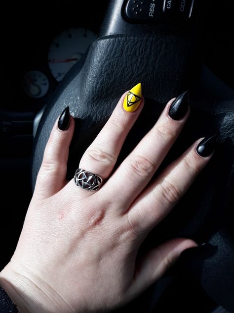 Hufflepuff Nails Simple, Hufflepuff Nail Designs, Cute Harry Potter Nails, Hufflepuff Nail Art, Simple Harry Potter Nails, Hogwarts Nails, Hufflepuff Nails, Universal Nails, Harry Potter Nails Designs