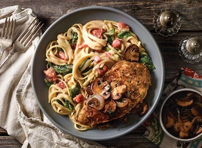 Marsala Chicken with Creamy Tomato Pasta Publix Meals, Publix Aprons Recipes, Publix Recipes, Creamy Tomato Pasta, Nice Restaurant, Chicken Marsala, Italian Chicken, Tomato Pasta, Dinner Tonight