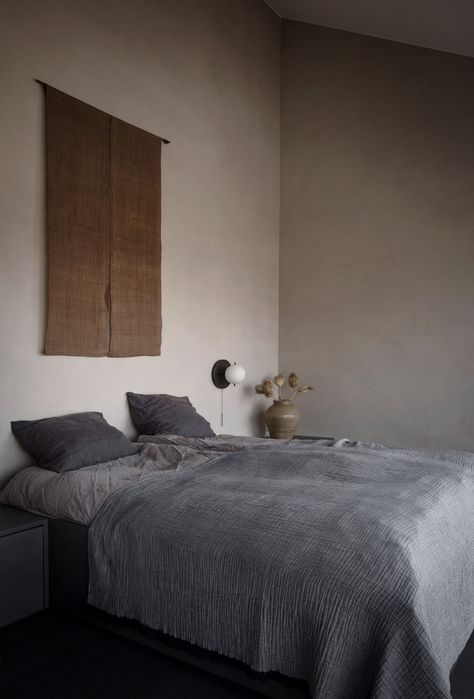 Norm uses earthen tones to connect family home to coastal setting Calming Bedroom, Norm Architects, Bedroom Color Schemes, Interior Renovation, Style Deco, Styl Boho, Eclectic Design, Coastal Homes, Bedroom Colors