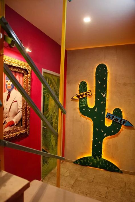 Hola Mexicana - Kaput Street Food Restaurant Design, Cantina Decor, Food Restaurant Design, Mexico Restaurant, Mexican Style Home, Street Food Restaurant, Mexican Style Decor, Mexican Restaurant Design, Mexican Restaurant Decor