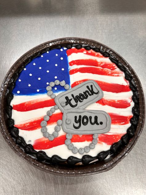 Memorial Day Cake Designs, Memorial Day Cookie Cake Ideas, Memorial Day Message Cookies, Red White And Blue Cookie Cake, Memorial Day Cake Decorating Ideas, Memorial Day Cakes Ideas, Veterans Day Cake Ideas, Veterans Day Cake, Memorial Day Cookie Cakes