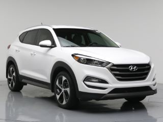 2018 Hyundai Tucson Dazzling White Hyundai Tucson White, White Suv Aesthetic, White Hyundai, Dana Core, White Suv, Black Hair Aesthetic, Manifest Destiny, Wedding Backdrop Decorations, Car Essentials