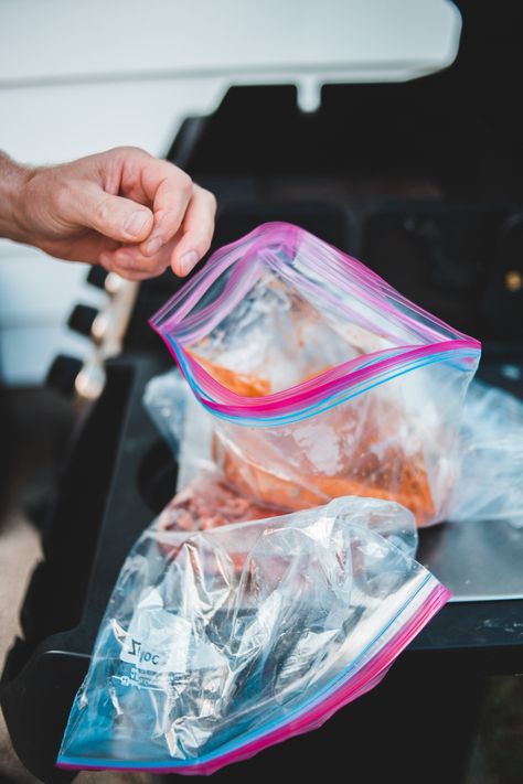 The 7 Best Eco-Friendly Alternatives To Ziploc Bags — The Honest Consumer Medicine Kit, Chicken Leg Quarters, Chicken Leg Recipes, Chicken Legs, Cooking Meat, Printing Labels, Food Waste, Sustainable Living, Baked Chicken