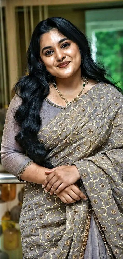 Nivetha Thomas, Fashion D, Indian Photoshoot, Indian Woman, Hot Women Dress, Fashion Photography Poses, Beauty Pictures, Beautiful Smile Women, Indian Beauty Saree