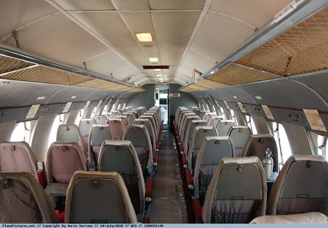 Foto British European Airways (BEA) Vickers Viscount G-ALWF Airline Interiors, De Havilland Comet, British European Airways, British Airline, Aer Lingus, Aircraft Images, Jumbo Jet, Aircraft Interiors, British Aircraft