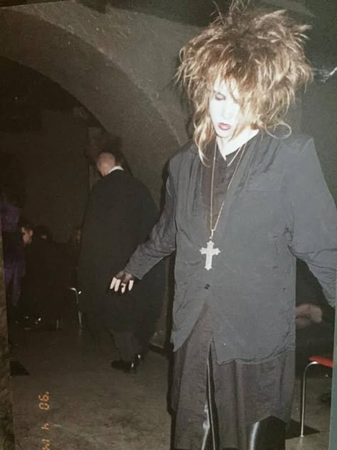 Black Celebration | Old School Goth and Deathrock Gallery IV - Post-Punk.com 80s Trad Goth, Traditional Goth, Goth Fits, 80s Goth, Goth Stuff, Goth Subculture, Trad Goth, Smink Inspiration, Photographie Portrait Inspiration