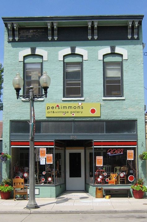 Persimmons Art, Vintage Store Ideas, Manitowoc Wisconsin, House Paints, Perspective Photos, Retail Facade, Vintage Thrift Stores, Shop Facade, Vintage Gallery