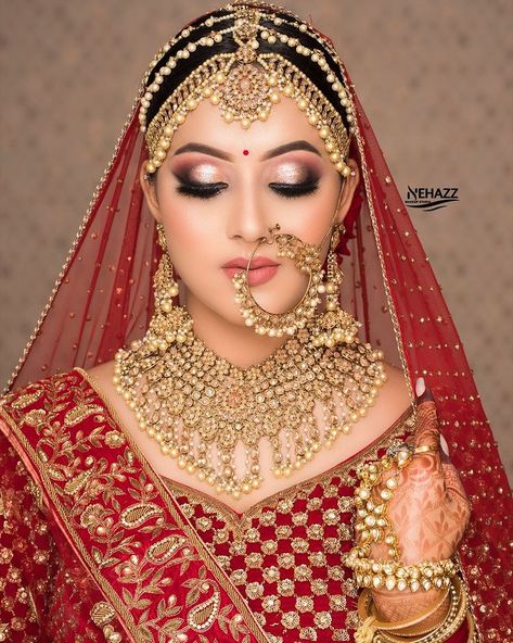 Nehazz Makeup Studio & Academy on Instagram: “Comment “♥️” if this is your dream look for your wedding day!! . Bridal and occasional makeup bookings now open till April 2021. . Student…” Indian Bridal Makeup Videos, Bridal Makeup Images Indian, Makeup For Indian Skin, Latest Bridal Makeup, Bridal Makeup Videos, Bridal Makeup Tutorial, Indian Bride Makeup, Bridal Jewellery Inspiration, Indian Wedding Bride