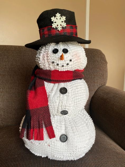 Michael Handmade Vintage Chenille Snowman Doll - Etsy Chenille Snowman, Muncie Indiana, Snowman Doll, Snowman Crafts Diy, Diy Christmas Gifts Cheap, Vintage Chenille, Snowman Wreath, Snowman Crafts, Diy Gift Box