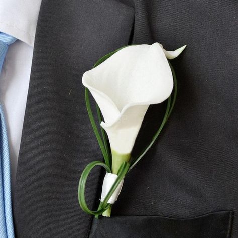 Calla Lily Wedding Decorations, Corsage Groom, Calla Lily Boutonniere, Calla Lily Bouquet Wedding, White Calla Lily, Calla Lily Flower, White Boutonniere, Calla Lily Wedding, Calla Lily Flowers