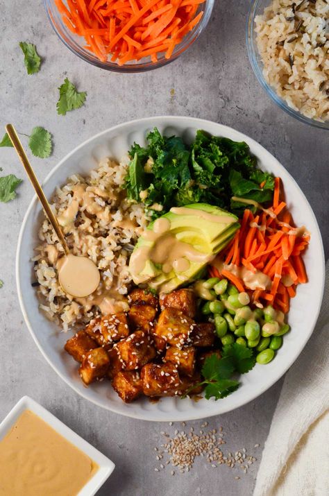 Crispy Asian Tofu, Tofu Buddha Bowl, Asian Tofu, Tofu Bowl, Buddha Bowls Recipe, Healthy Bowls Recipes, High Protein Meal Prep, Healthy Bowls, Prepped Lunches