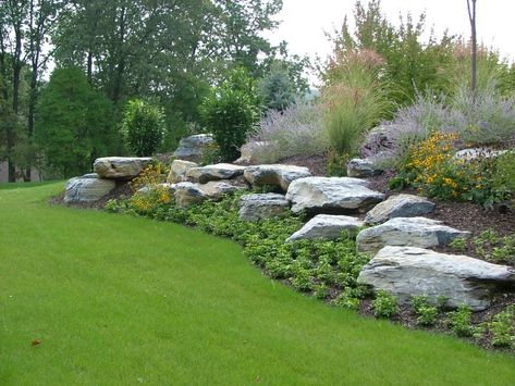 Landscaping Boulders, Boulder Garden, Sloped Backyard Landscaping, Large Backyard Landscaping, Stone Landscaping, Landscaping With Boulders, Landscaping Retaining Walls, Rock Garden Design, Hillside Landscaping