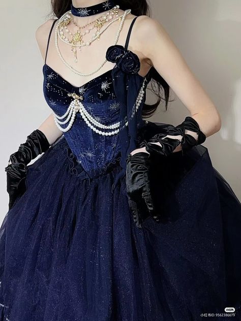 Astrology Clothes, Prom Dress Inspo, Fairytale Fashion, Pretty Prom Dresses, Fairytale Dress, Grad Dresses, Prom Outfits, Fantasy Dress, Fancy Outfits