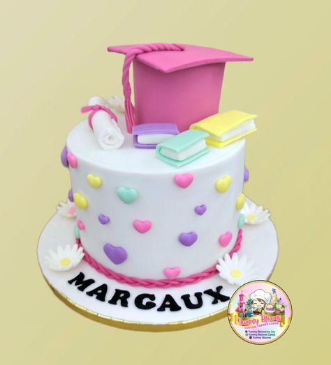 Graduation cake Graduation Cake For Kids, Kinder Graduation Cake, Preschool Graduation Cake, Kindergarten Graduation Cake, Birthday Cakes Girls Kids, Vpk Graduation, Cumpleaños Harry Potter, Coloring Letters, Pre K Graduation