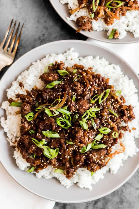 Vegan Bulgogi Recipe, Beyond Meat Recipes, Vegan Bulgogi, Korean Bbq Beef, Vegan Ground Beef, Bulgogi Recipe, Vegan Beef, Bulgogi Beef, One Skillet