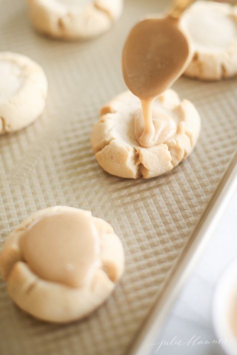 Bug Cookies, Buckeye Cookies, Bar Treats, Future Chef, Caramel Icing, Crazy Cookies, Xmas Treats, Powder Sugar, Sugar Cookie Recipe