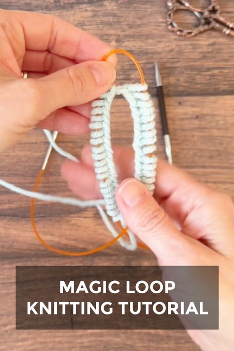 🧶 This magic loop really is magic! Knit small circles like sleeve cuffs with your circular needles. Knit Cuffs Sleeve, Knitting Circular Needles, Magic Loop Knitting, Circular Knitting Patterns, Simple Sewing Tutorial, Knitting In The Round, Learn Magic, Magic Loop, Learn How To Knit