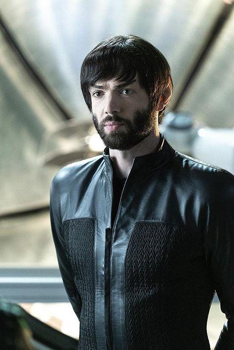 Ethan Peck as Spock Ethan Peck, Uss Discovery, Star Trek Gifts, Space The Final Frontier, Star Trek Reboot, Star Trek 1, Red Angel, Star Trek Show, Star Trek Spock