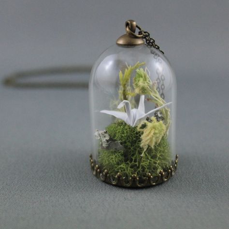 origami_paper_crane_necklace_paper_anniversary_necklace_moss_terrarium_necklace_origami_jewelry_1 Origami Necklace, Necklaces And Rings, Origami Cranes, Origami Jewelry, Terrarium Necklace, Raw Gemstone Jewelry, Anniversary Necklace, Moss Terrarium, Origami Crane