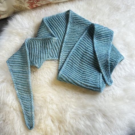 The Simple Thing (Shawl) – Heathland Knits Free Knit Shawl Patterns, Shawl Scarf Pattern, Easy Scarf Knitting Patterns, Simple Scarf, Cowl Knitting Pattern, Diy Scarf, Small Scarf, Knit Scarves, Shawl Knitting Patterns