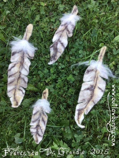 Needle Felted Feathers, Making Dream Catchers, Felt Mushroom, Faery Art, What Is A Bird, Wet Felting Projects, Needle Felting Tutorials, Felt Jewelry, Felting Tutorials