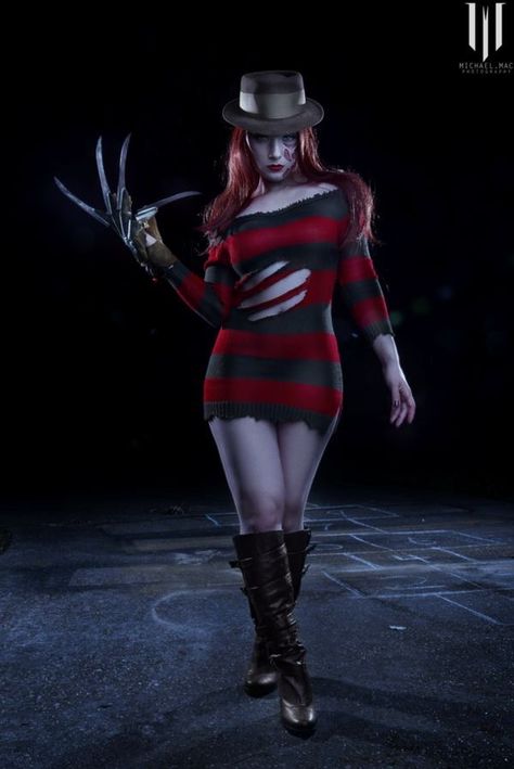 Creepy Clown Pictures, Freddy Krueger Art, Horror Halloween Costumes, Secretary Outfits, Fantasy Posters, Horror Movie Art, Horror Icons, Ready For Halloween, Halloween Photoshoot