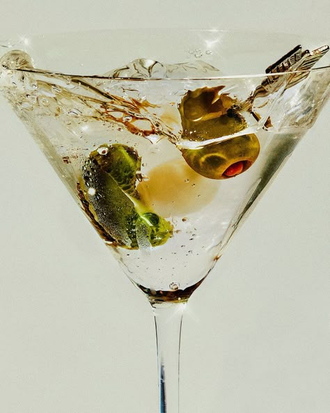 Cocktail Photography, Drink Photography, Ideal Life, Dirty Martini, Martini Glass, Photography Inspo, Aesthetic Photo, Food Styling, Product Photography