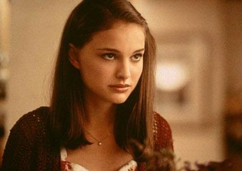 Natalie Portman Natalie Portman 90s, Natalie Portman Hair, Derek Anderson, Hair 90s, Anywhere But Here, Manic Pixie Dream Girl, Pretty Ppl, Celeb Crushes, Role Model