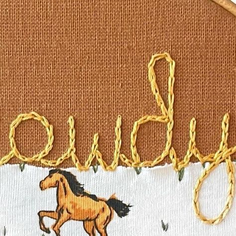 Stitchin With Samantha | Embroidery Art & Patterns on Instagram: "Cozy little western nursery hoop for your Saturday🤠🐎 #embroidery #embroideryart #handembroidery #modernembroidery #handmade #hoopart #stitchersofinstagram #handstitched #embroidered #smallbusiness #heytheremaker #texasartist #dmcthreads #dmcembroidery #sanantonioartist #western #westernart #cowboy #westernstyle #westernlifestyle #littlecowboy" Embroidery Western Design, Western Embroidery Designs, Cowboy Embroidery, Western Nursery, Western Embroidery, Texas Artist, Little Cowboy, Baby Embroidery, Western Design