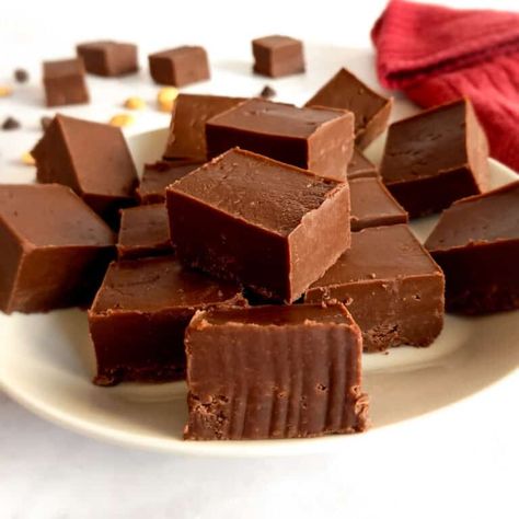 Amish Fudge Recipe (Easy Chocolate Peanut Butter Fudge) - Amish Heritage Amish Fudge, Cocoa Powder Fudge Recipe, Easy Chocolate Peanut Butter Fudge, Amish Desserts, Chocolate Peanut Butter Fudge Recipe, Recipe With Cocoa Powder, Lindt Chocolate Truffles, Cocoa Powder Recipes, Mennonite Recipes